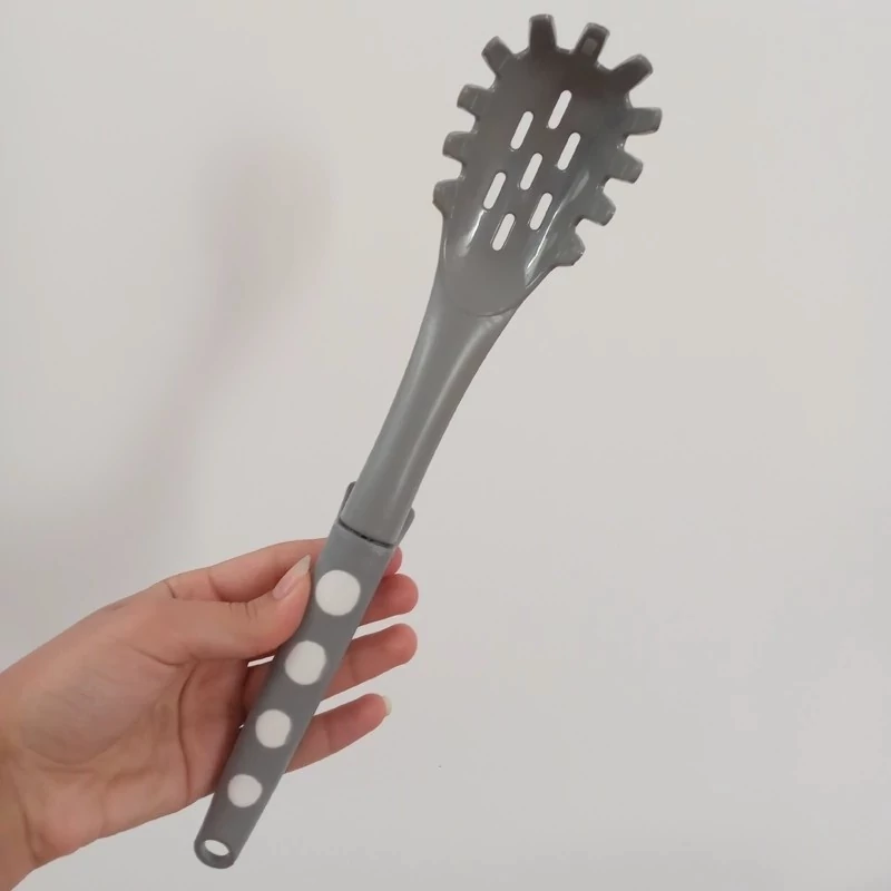 کفگیر اسپاگتی دسته خالدار