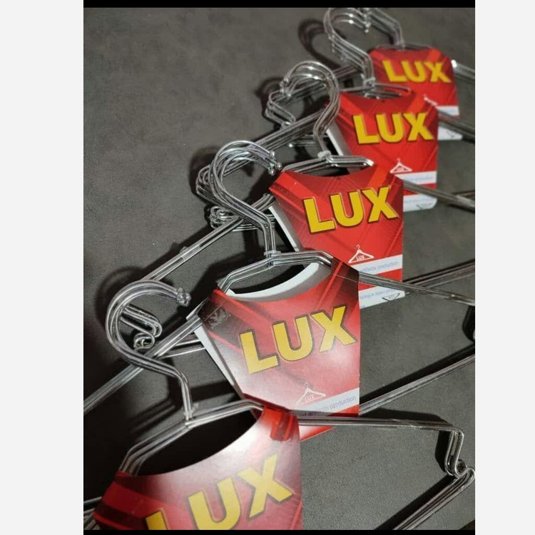چوب لباسی فلزی یا آویز لباس فلزی رخت آویز لوکسLUX